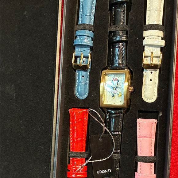 Disney Gold and Black Watch with Minnie Mouse boxed set - Picture 6 of 9